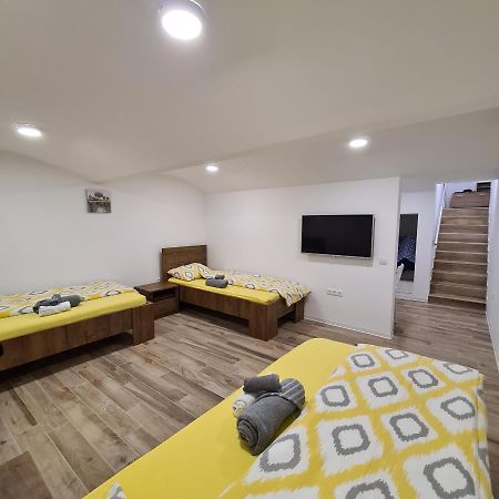 Apartment Dinlux ماريبور المظهر الخارجي الصورة