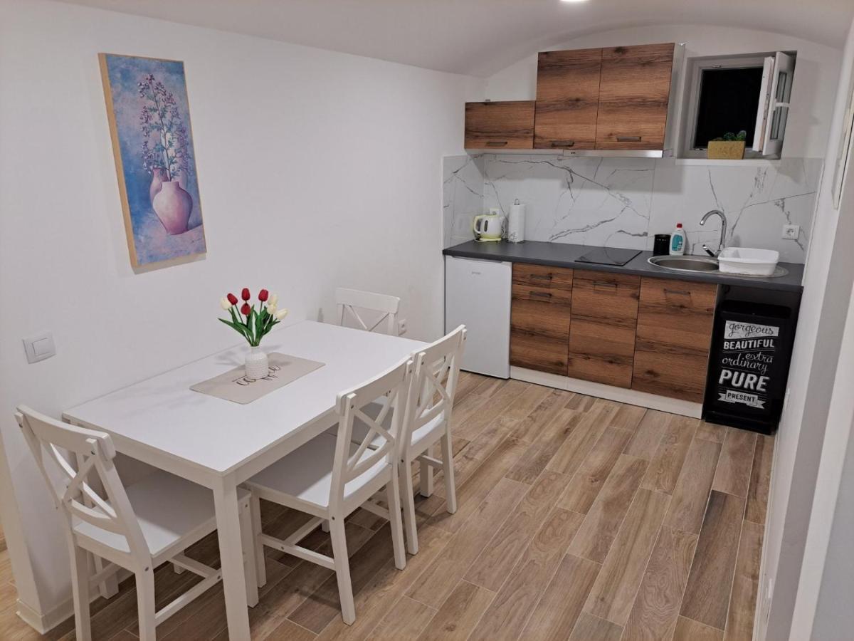Apartment Dinlux ماريبور المظهر الخارجي الصورة